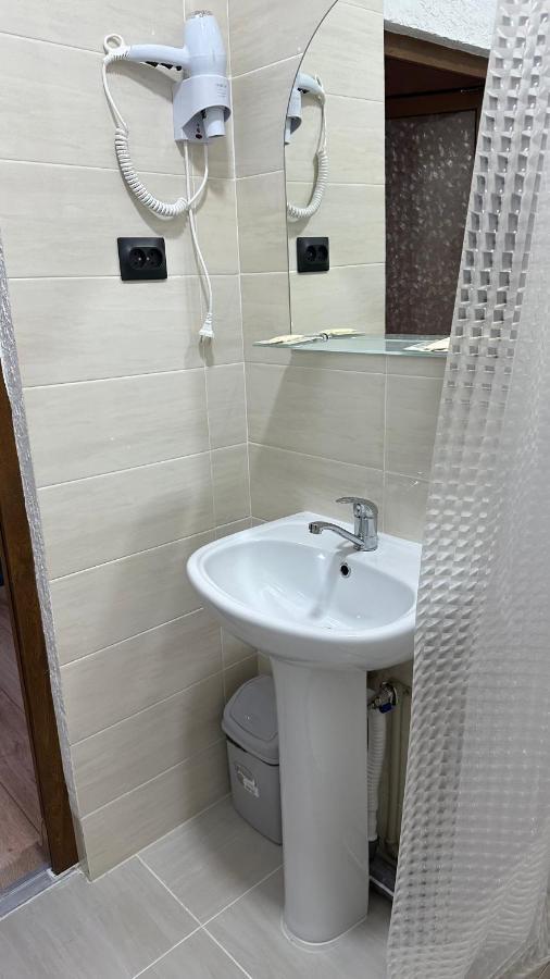 Лилия Hotel กูเดาทา ภายนอก รูปภาพ